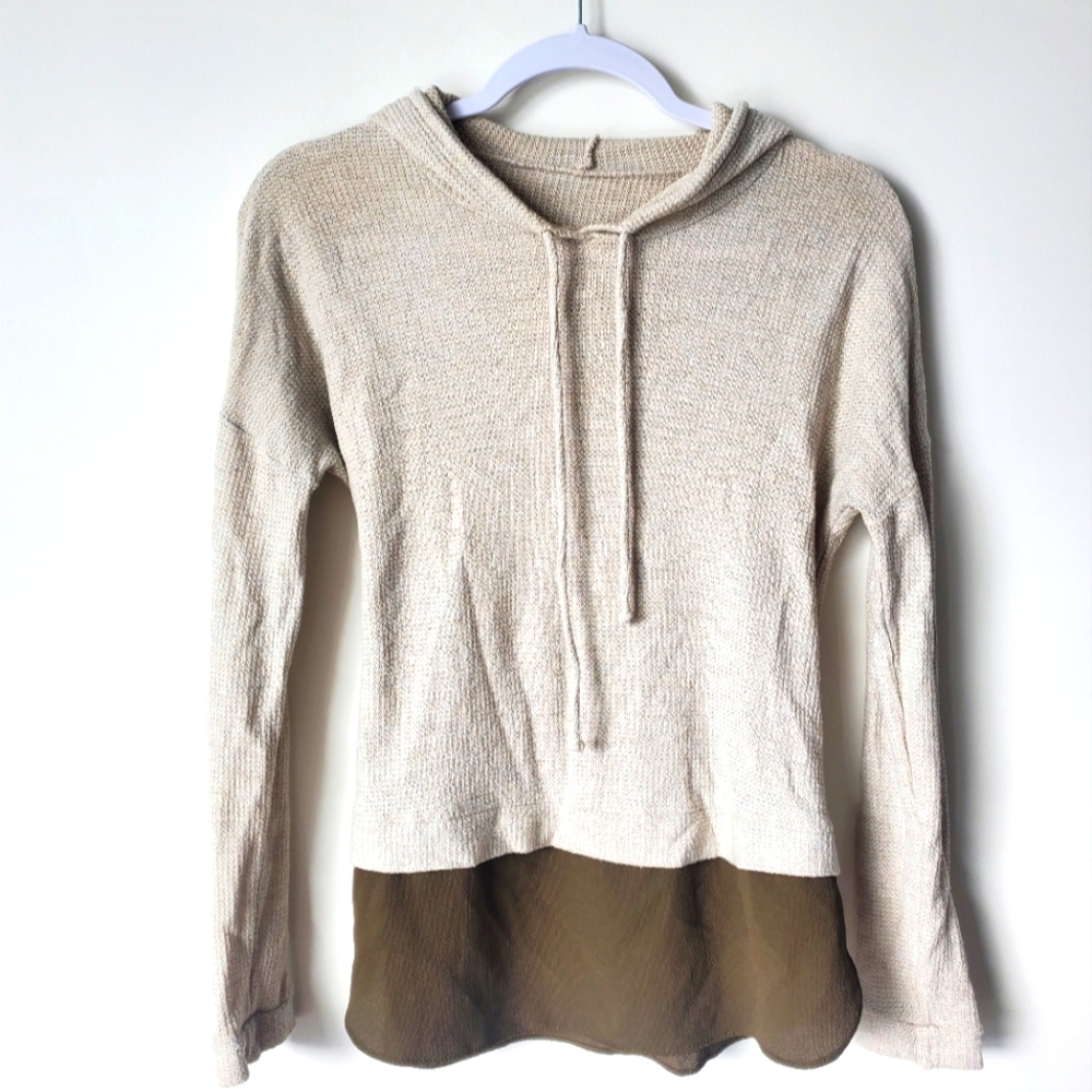 Thin hooded sweater